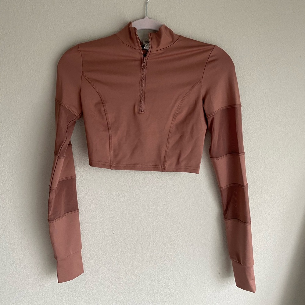 Active cropped pullover